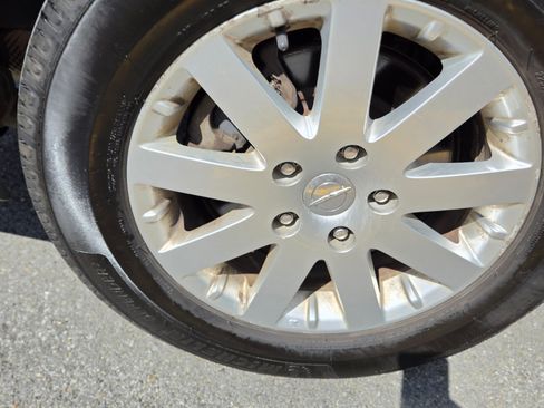 Used 2016 Chrysler Town & Country Touring FWD image 10