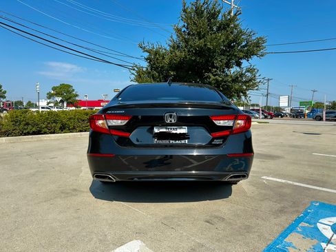 Used 2019 Honda Accord Touring image 5