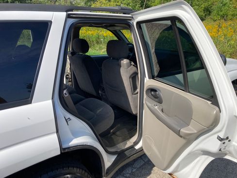 Used 2004 Chevrolet TrailBlazer LS w/ LS Preferred Equipment Group image 10