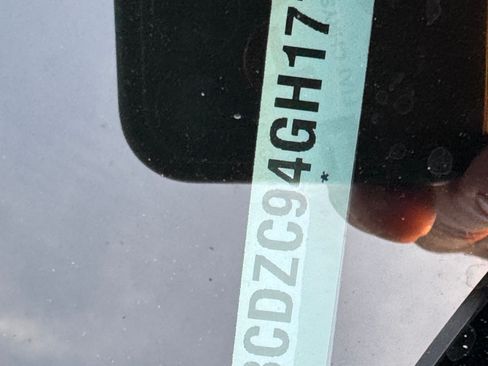 Used 2016 Dodge Challenger SRT Hellcat image 18