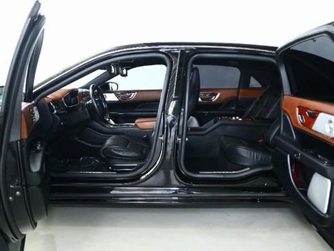 Used 2020 Lincoln Continental Black Label w/ Rear Seat Amenities Package image 13