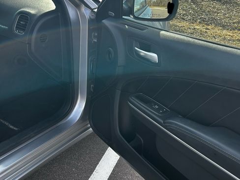 Used 2015 Dodge Charger SXT w/ AWD Plus Group image 19