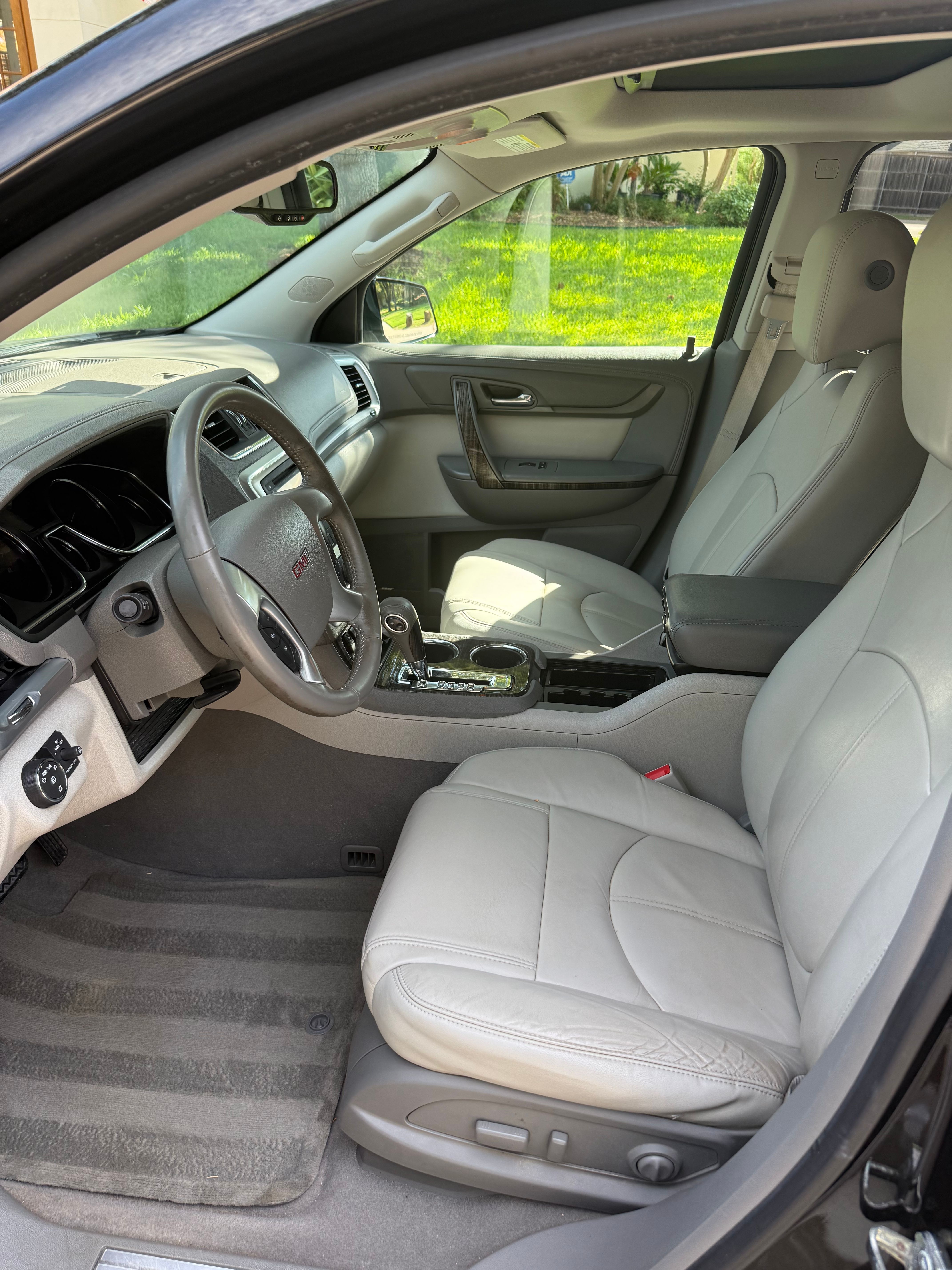 Used 2017 GMC Acadia Limited SLT FWD image 9