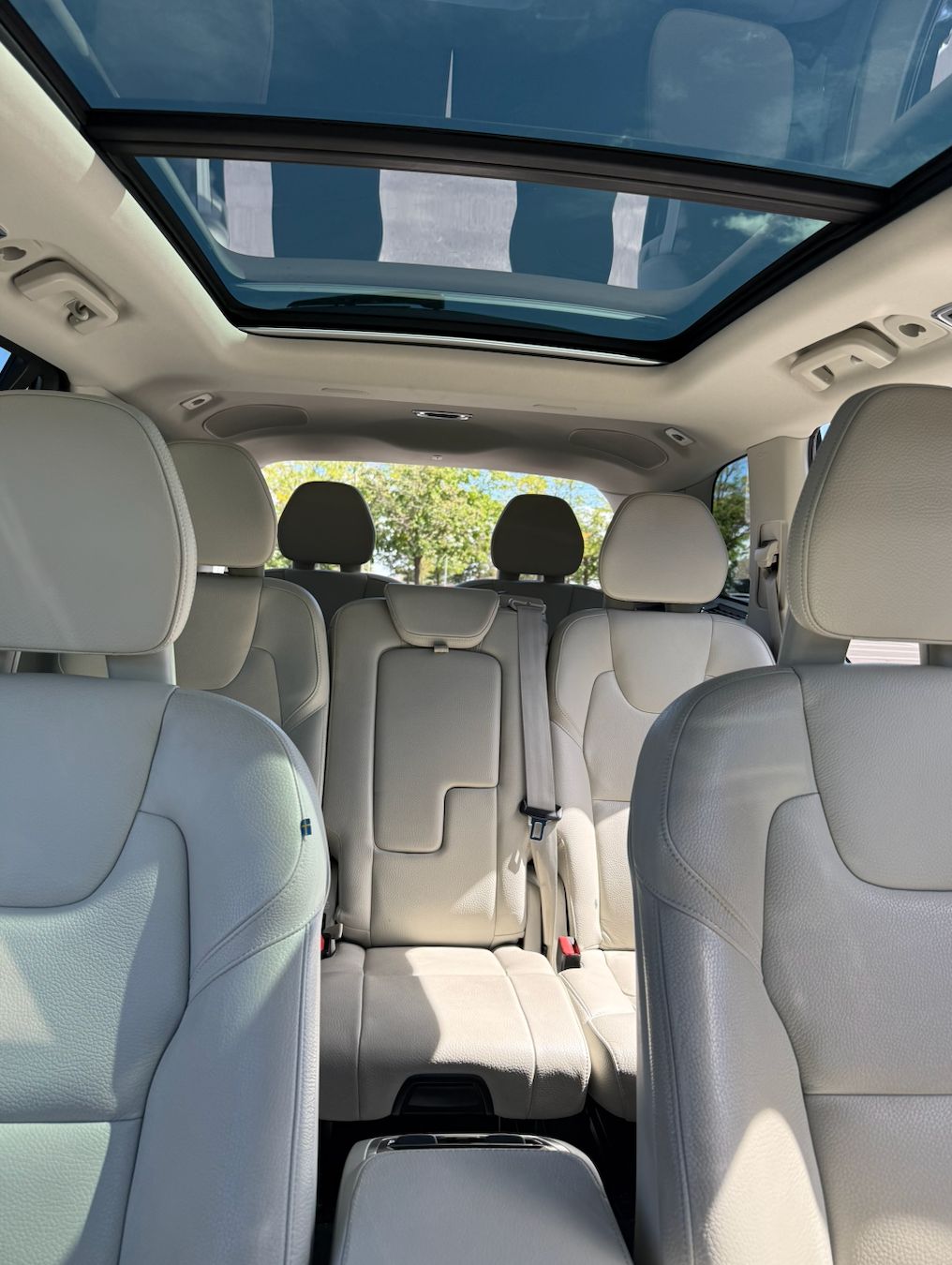Used 2022 Volvo XC90 T6 Momentum w/ Advanced Package AWD/4WD image 11