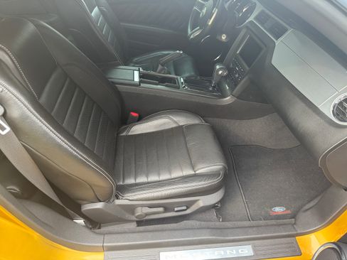 Used 2010 Ford Mustang GT Premium image 10