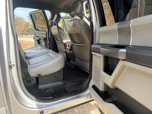 Used 2020 Ford F250 XLT w/ XLT Premium Package image 29