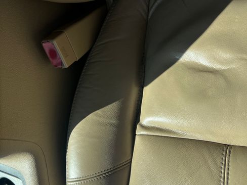 Used 2009 Chevrolet Suburban LT image 17