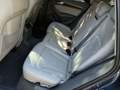 Used 2017 Audi Q5 2.0T Premium AWD/4WD image 27