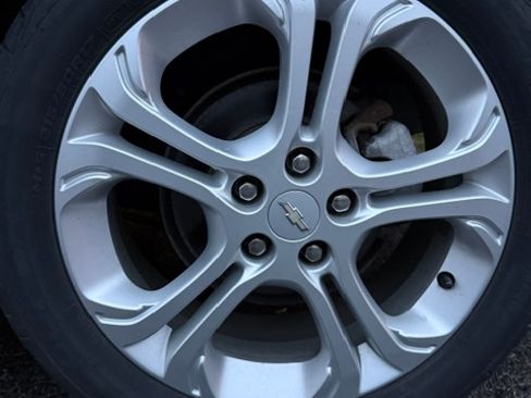 Used 2017 Chevrolet Bolt LT FWD image 16