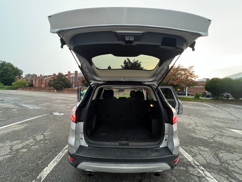 Used 2018 Ford Escape SE FWD image 22