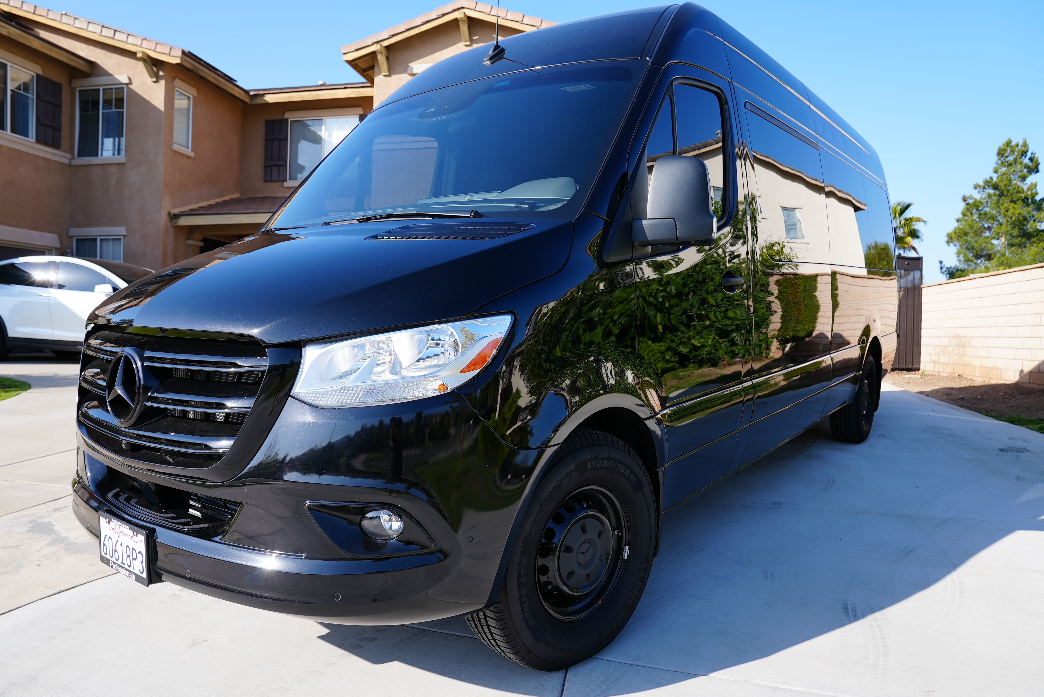 Used 2022 Mercedes-Benz Sprinter 2500 image 2