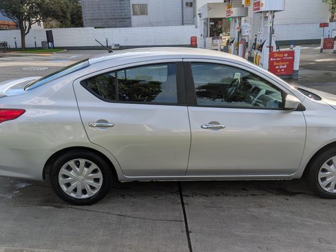 Used 2019 Nissan Versa SV image 10