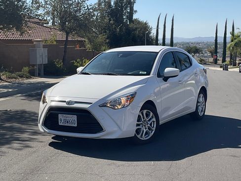 Used 2017 Toyota Yaris iA FWD image 1