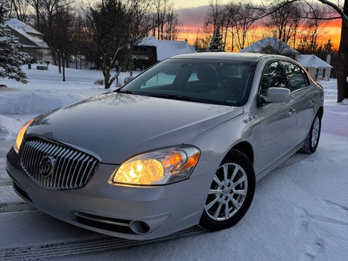 Used 2011 Buick Lucerne CXL image 1
