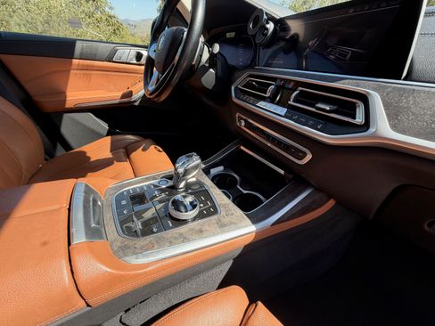 Used 2019 BMW X7 xDrive50i w/ Premium Package image 9