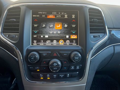 Used 2017 Jeep Grand Cherokee Overland image 11