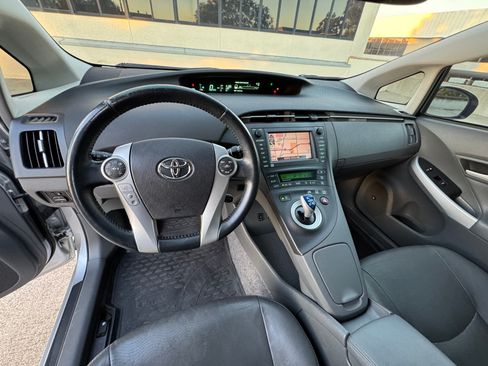 Used 2010 Toyota Prius Four image 12