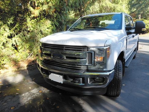Used 2019 Ford F250 XLT w/ XLT Value Package image 5