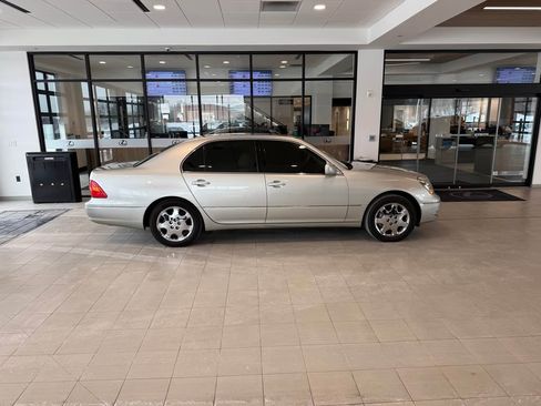 Used 2003 Lexus LS 430 image 4