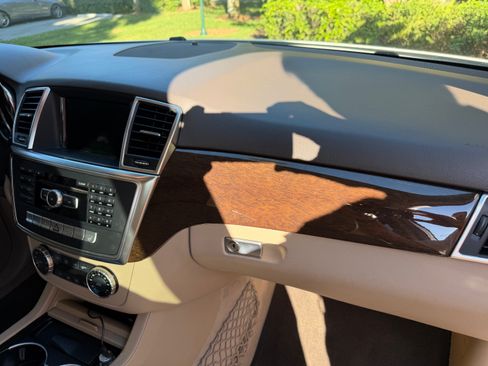 Used 2014 Mercedes-Benz ML 350 ML 350 4MATIC Sport Utility 4D image 11