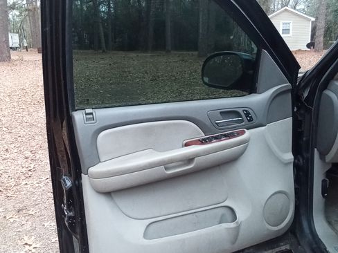 Used 2007 Chevrolet Avalanche LTZ w/ LTZ Preferred Equipment Group image 27