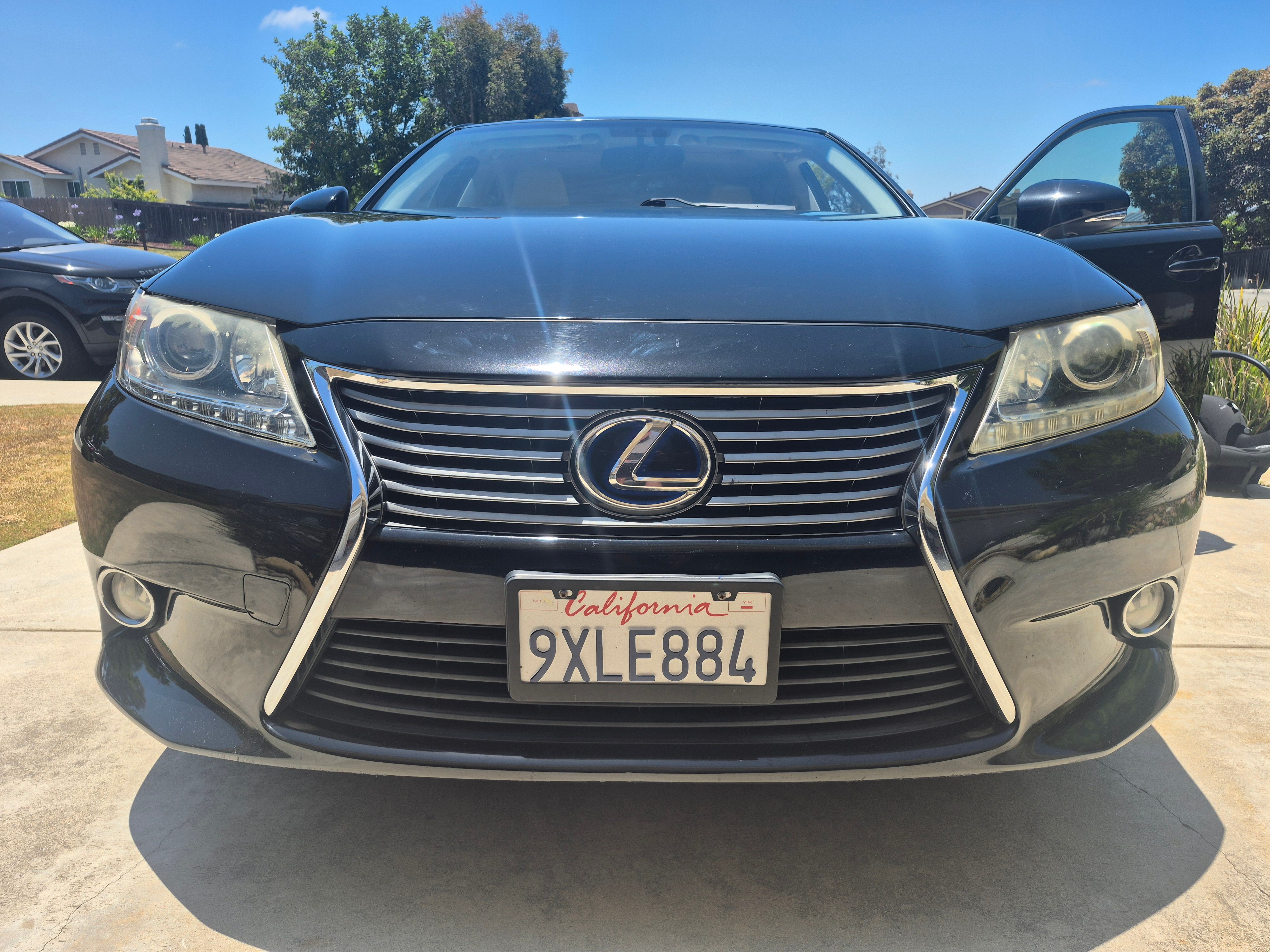 Used 2014 Lexus ES 300h w/ Premium Package w/Bamboo Trim FWD image 11