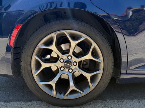 Used 2015 Chrysler 300 S w/ 300S Premium Group image 5