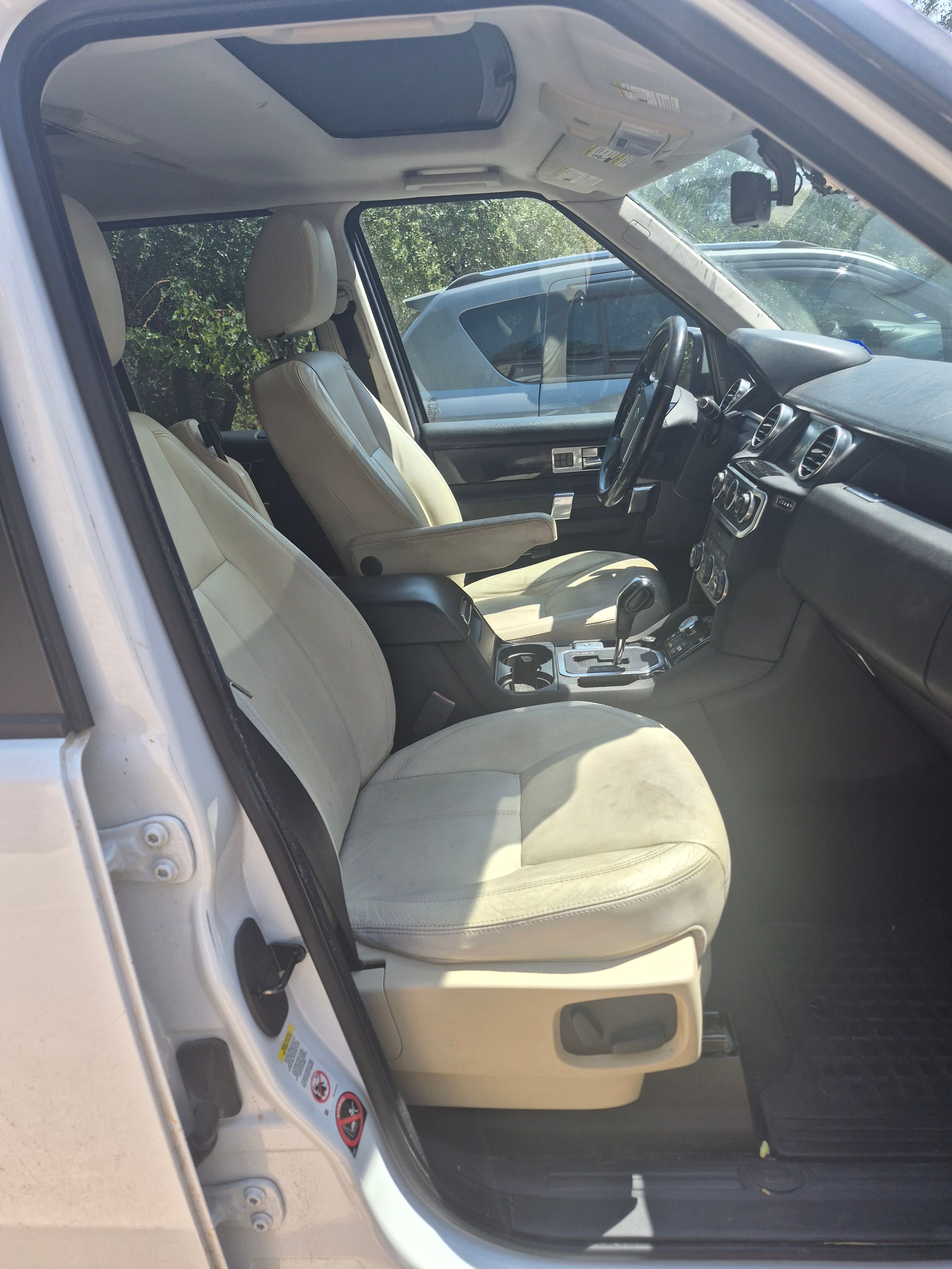 Used 2013 Land Rover LR4 HSE LUX w/ Luxury Pkg AWD/4WD image 4