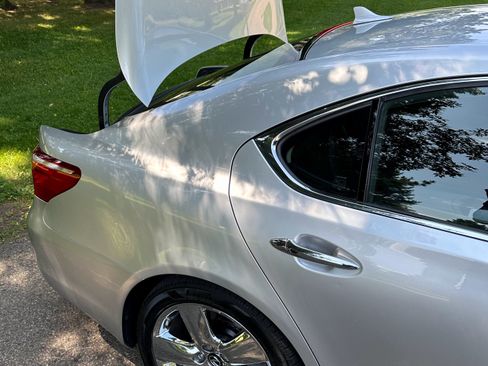 Used 2010 Lexus LS 460 L image 5