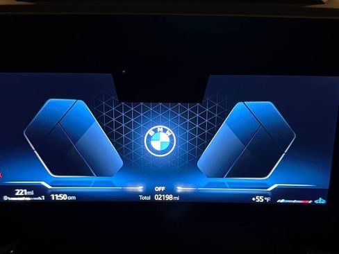 Used 2025 BMW X1 xDrive28i w/ Technology Package image 17