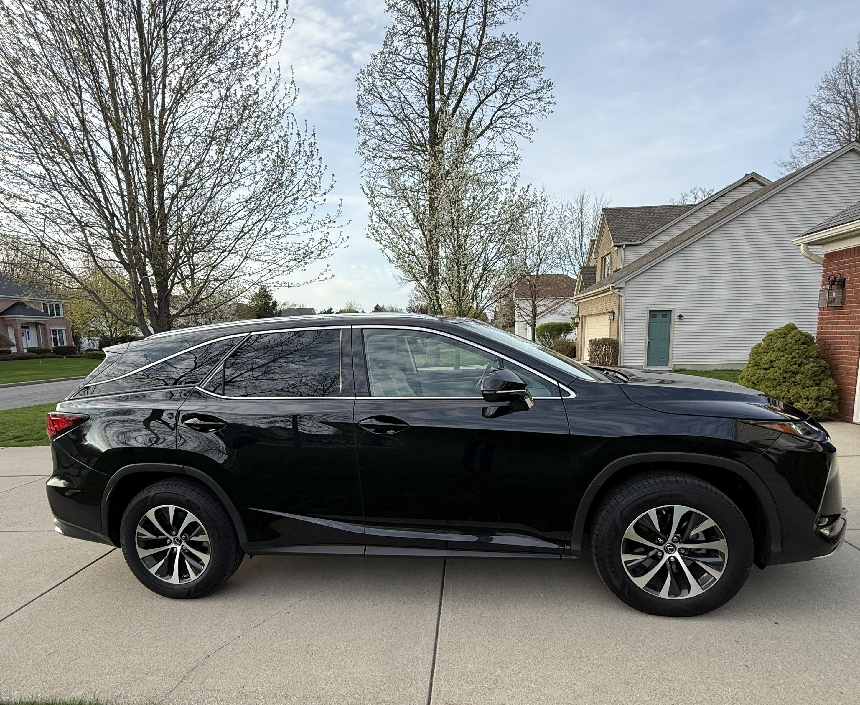 Used 2022 Lexus RX 350L Premium w/ Premium Package AWD/4WD image 6