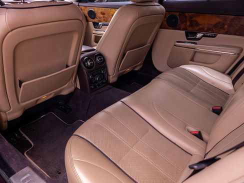 Used 2013 Jaguar XJ L Portfolio AWD/4WD image 15