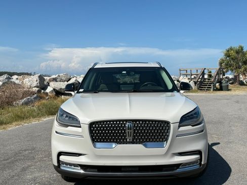 Used 2020 Lincoln Aviator Reserve w/ Equipment Group 201A RWD image 2