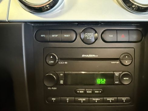 Used 2006 Ford Mustang Premium image 13