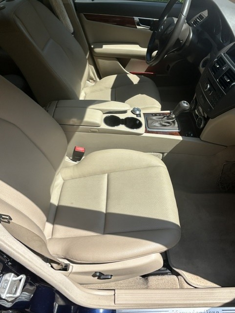 Used 2011 Mercedes-Benz C 300 Sedan image 17