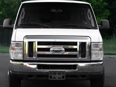 Used 2013 Ford E-350 and Econoline 350 XLT RWD image 13