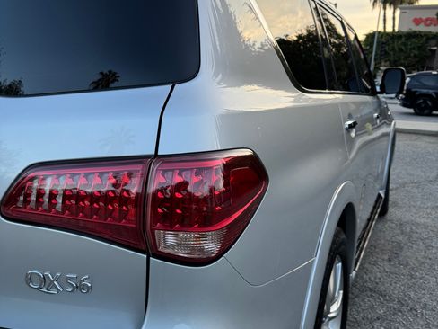 Used 2011 INFINITI QX56 2WD w/ Deluxe Touring Pkg image 25