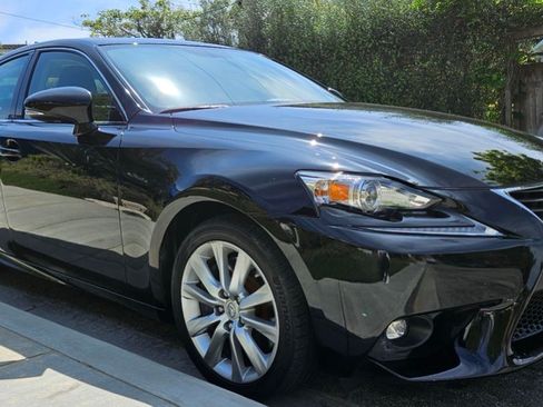 Used 2016 Lexus IS 200t image 2