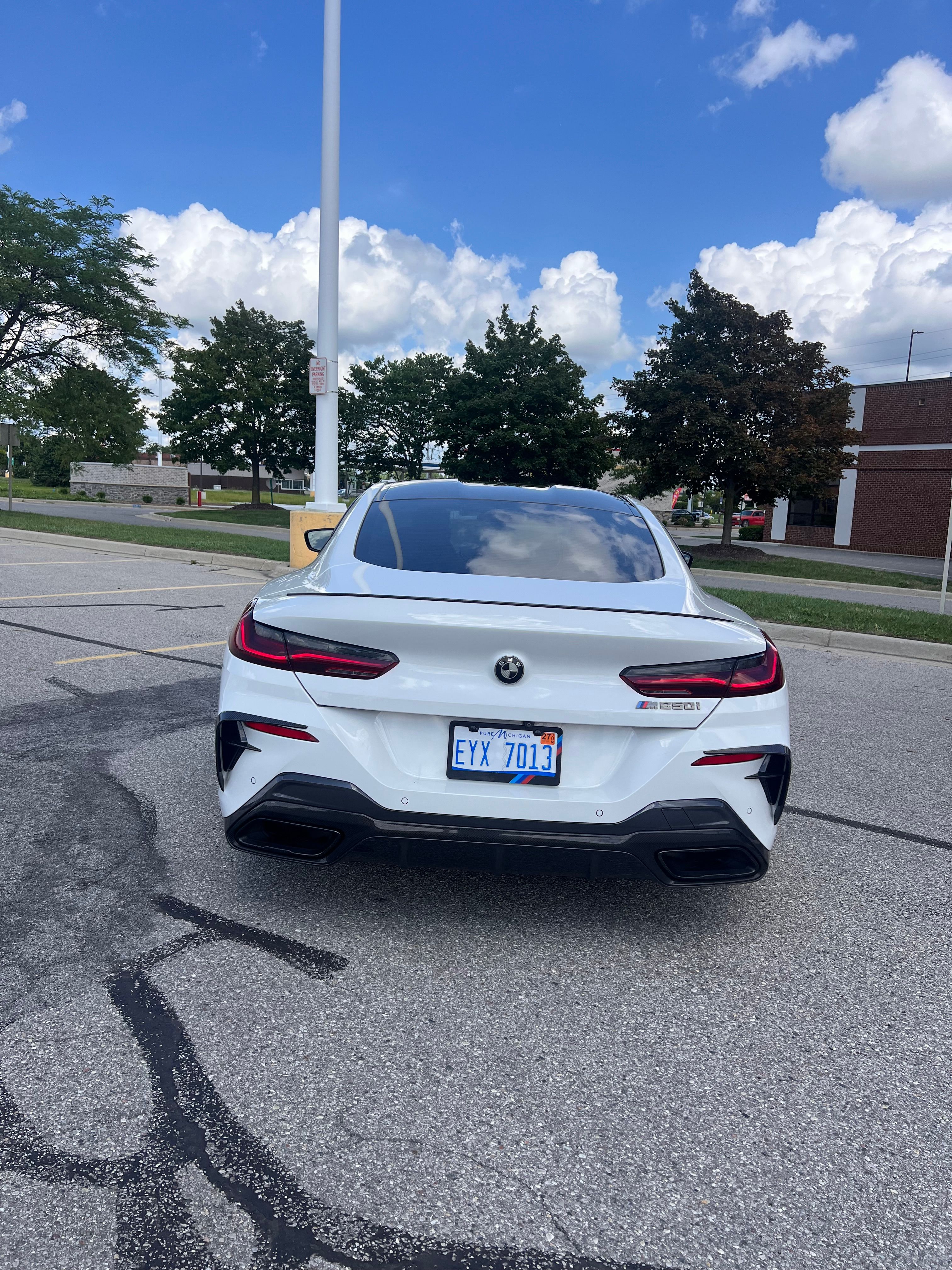 Used 2021 BMW M850i xDrive Coupe w/ M Carbon Exterior Package AWD/4WD image 6