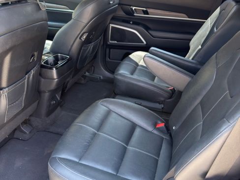 Used 2022 Kia Telluride EX w/ EX Premium Package FWD image 11