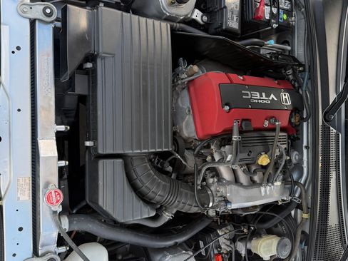 Used 2002 Honda S2000 image 10