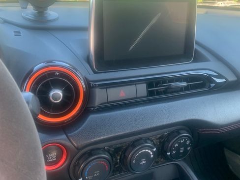 Used 2016 MAZDA MX-5 Miata Club image 9