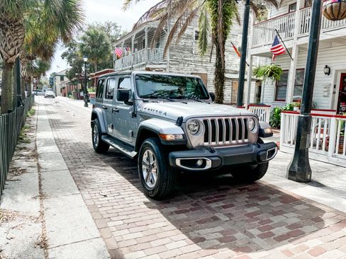 Used 2020 Jeep Wrangler Unlimited Sahara image 1