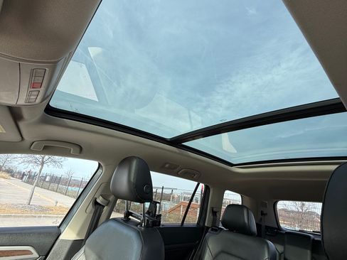 Used 2019 Volkswagen Atlas SEL Premium image 14