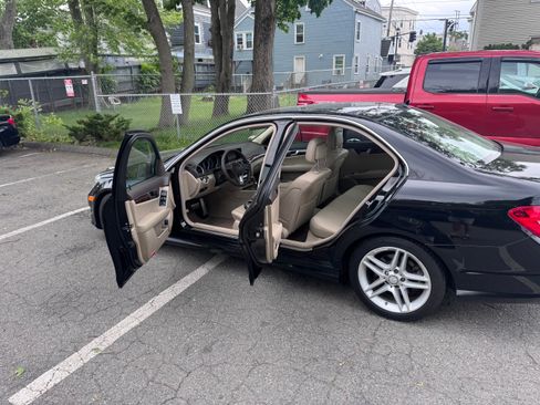 Used 2012 Mercedes-Benz C 350 Sport image 13