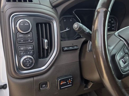 Used 2023 GMC Sierra 3500 Denali w/ Technology Package image 9