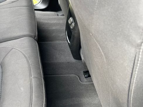 Used 2020 Chevrolet Colorado LT image 16