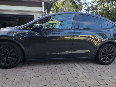 Used 2024 Tesla Model X AWD/4WD image 5
