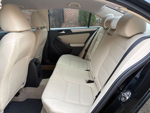 Used 2012 Volkswagen Jetta SE image 10