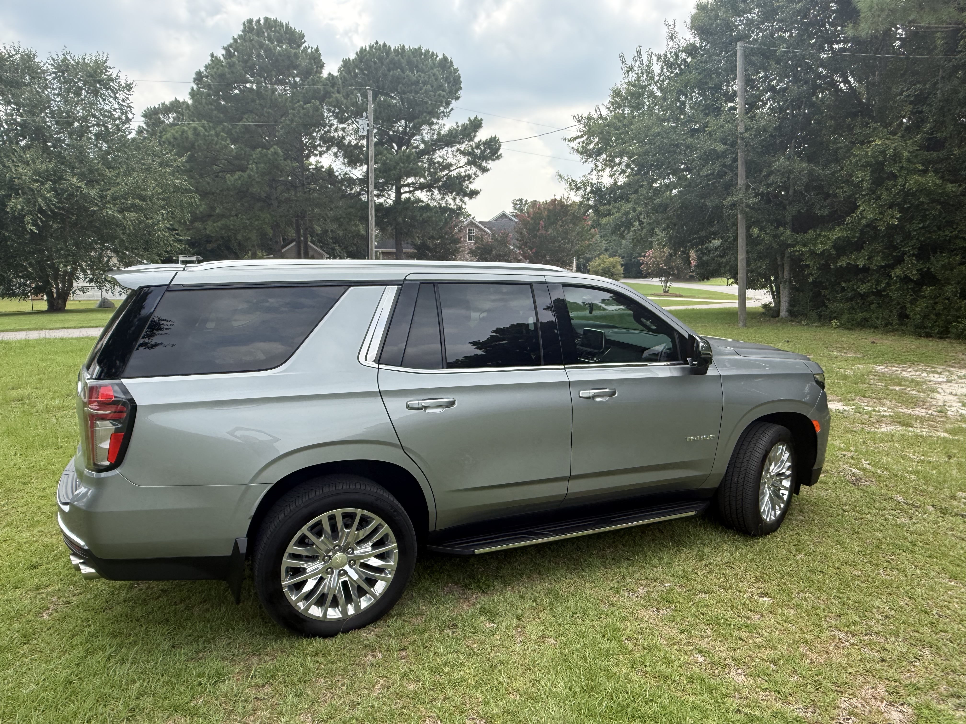 Used 2024 Chevrolet Tahoe Premier w/ Premium Package 2 AWD/4WD image 26